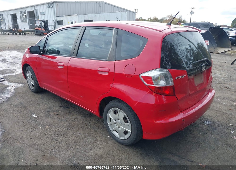 2012 HONDA FIT VIN: JHMGE8H38CS008531