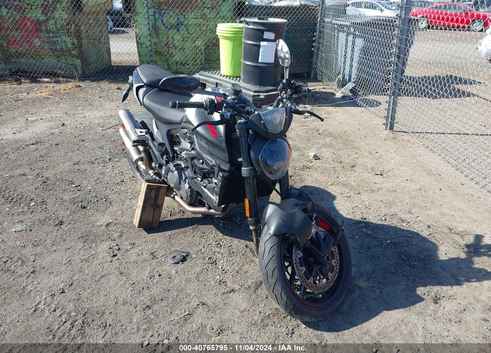 2021 DUCATI MONSTER VIN: ZDMMAMDT7MB002627