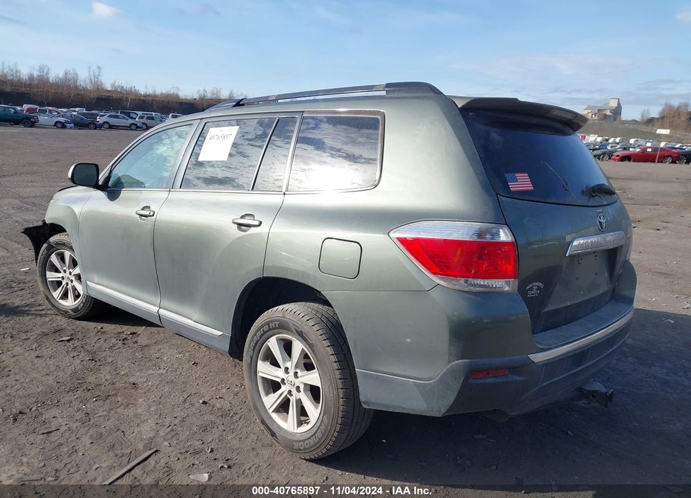 2013 TOYOTA HIGHLANDER BASE PLUS V6 VIN: 5TDBK3EH4DS239461
