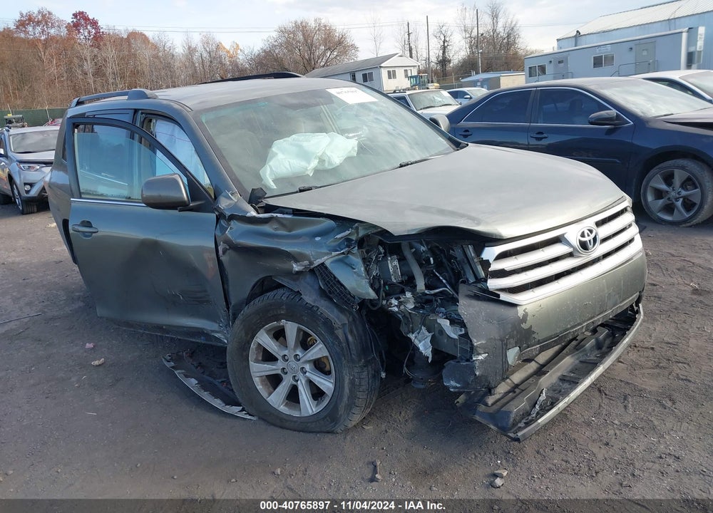 2013 TOYOTA HIGHLANDER BASE PLUS V6 VIN: 5TDBK3EH4DS239461