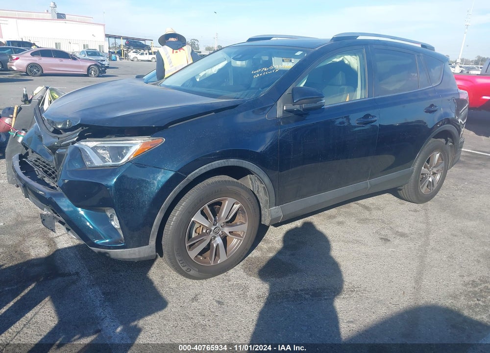 2017 TOYOTA RAV4 XLE VIN: JTMWFREV2HJ131714