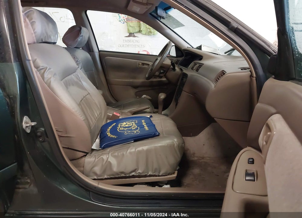 2001 TOYOTA CAMRY LE VIN: 4T1BG22KX1U848830
