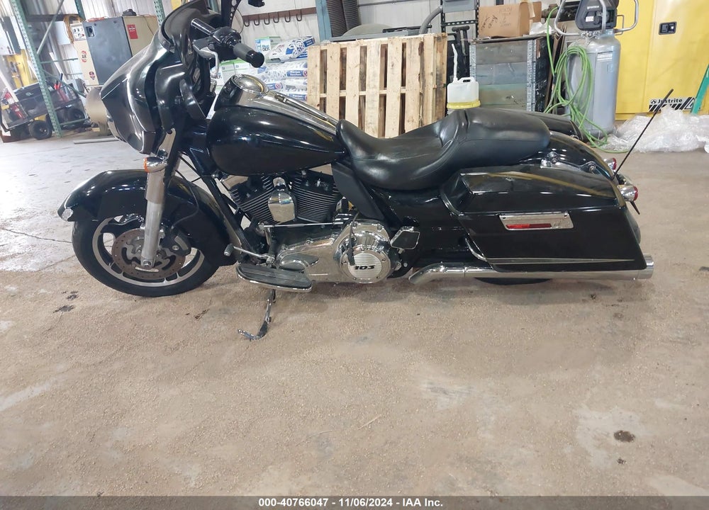 2012 HARLEY-DAVIDSON FLHX STREET GLIDE VIN: 1HD1KBM17CB625287