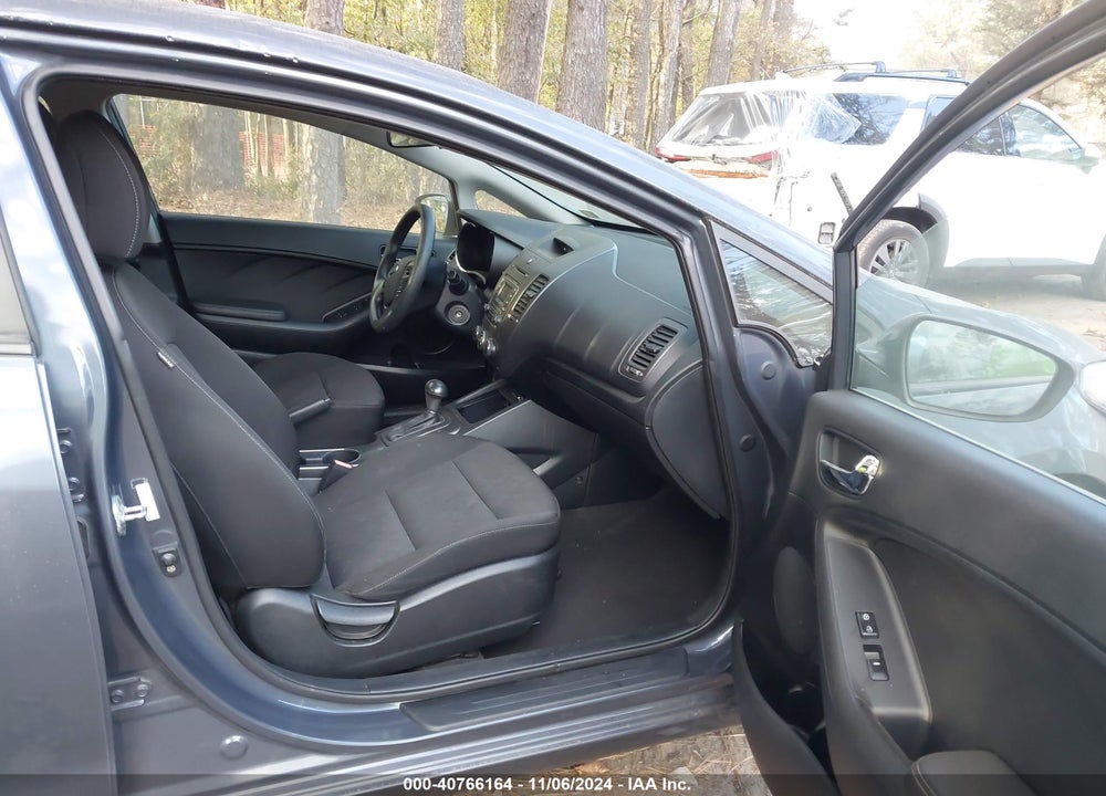 2016 KIA FORTE LX VIN: KNAFK4A63G5609267