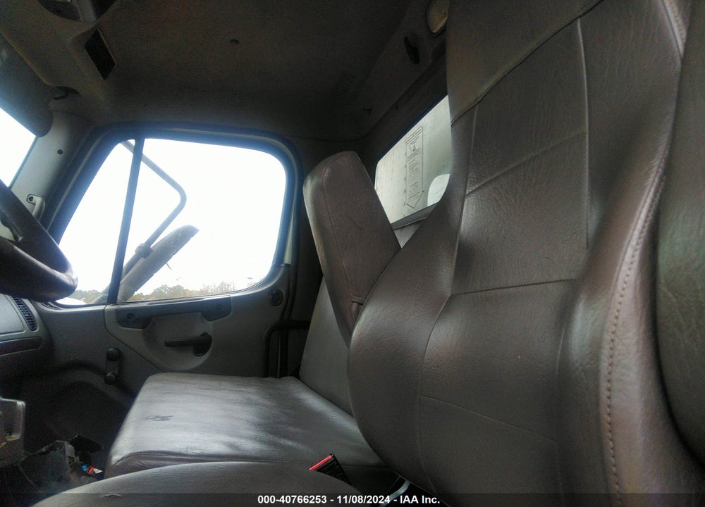 2020 FREIGHTLINER M2 106 VIN: 1FVACWFC2LHLN5438