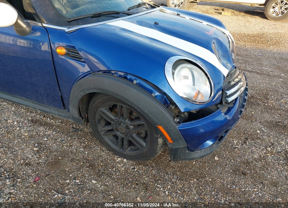2013 MINI HARDTOP COOPER VIN: WMWSU3C51DT372373