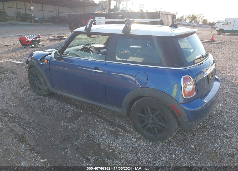 2013 MINI HARDTOP COOPER VIN: WMWSU3C51DT372373
