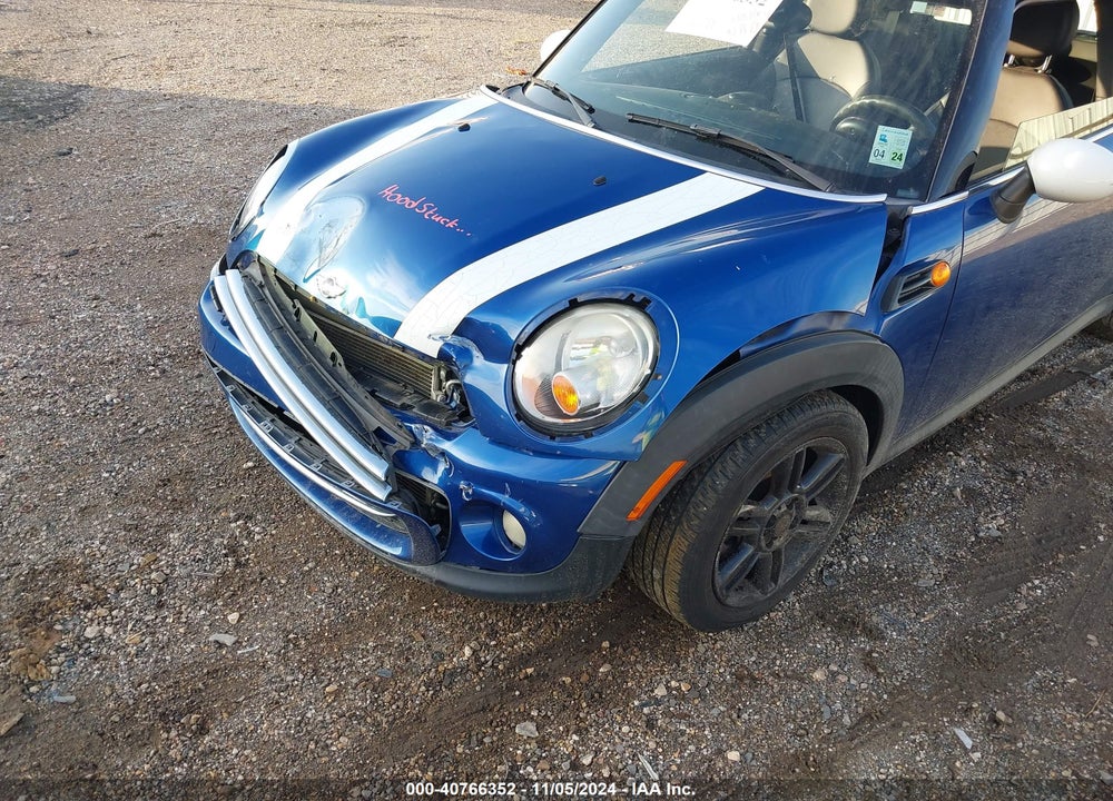 2013 MINI HARDTOP COOPER VIN: WMWSU3C51DT372373