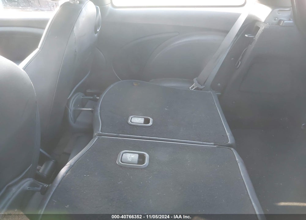 2013 MINI HARDTOP COOPER VIN: WMWSU3C51DT372373