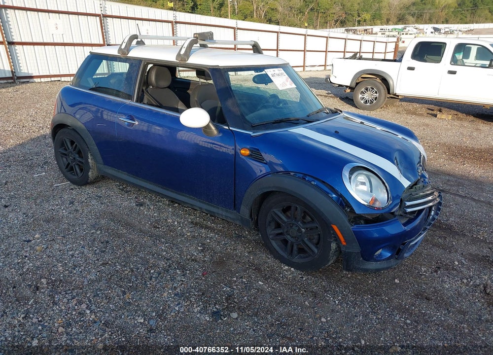 2013 MINI HARDTOP COOPER VIN: WMWSU3C51DT372373