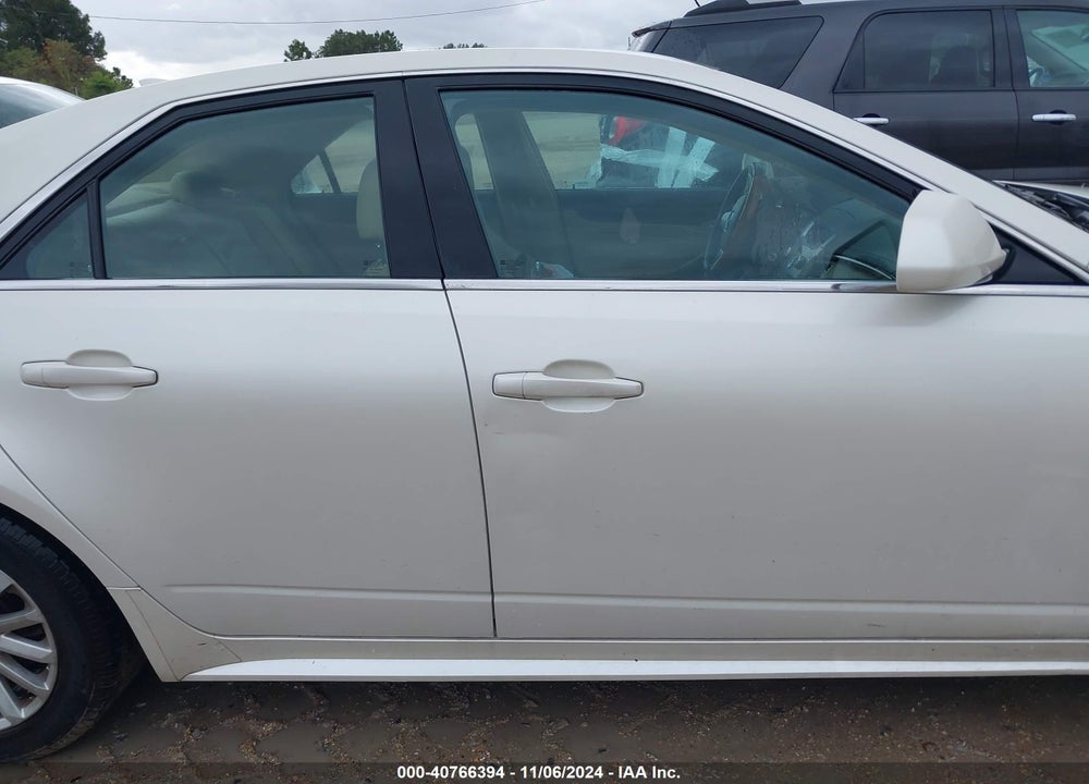 2011 CADILLAC CTS LUXURY VIN: 1G6DE5EY7B0158131