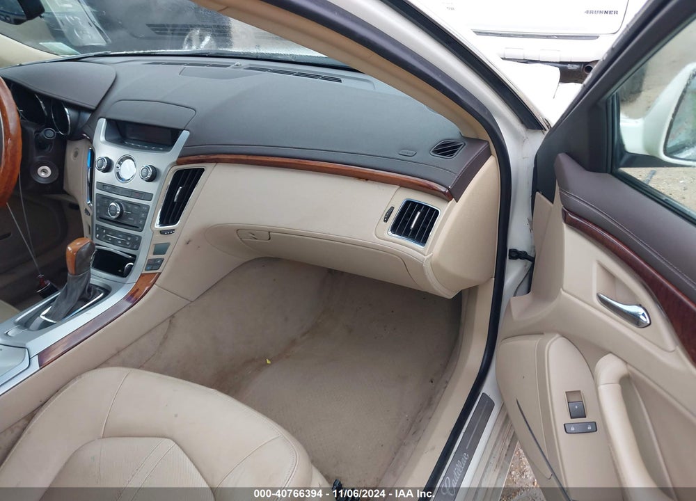 2011 CADILLAC CTS LUXURY VIN: 1G6DE5EY7B0158131
