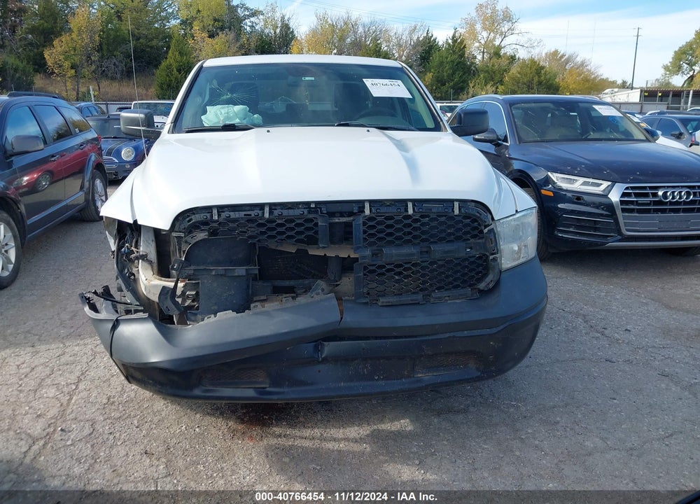 2018 RAM 1500 VIN: 1C6RR7FG8JS274358