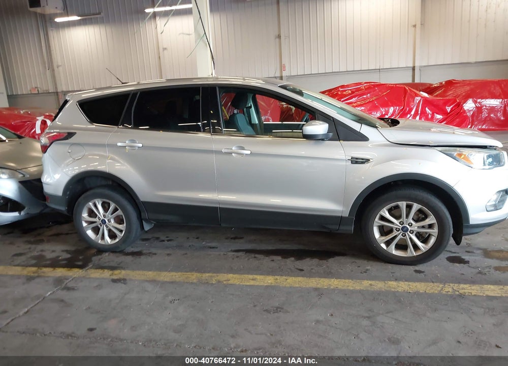 2017 FORD ESCAPE SE VIN: 1FMCU9GD4HUA92695
