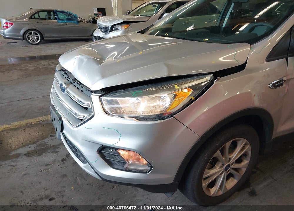 2017 FORD ESCAPE SE VIN: 1FMCU9GD4HUA92695