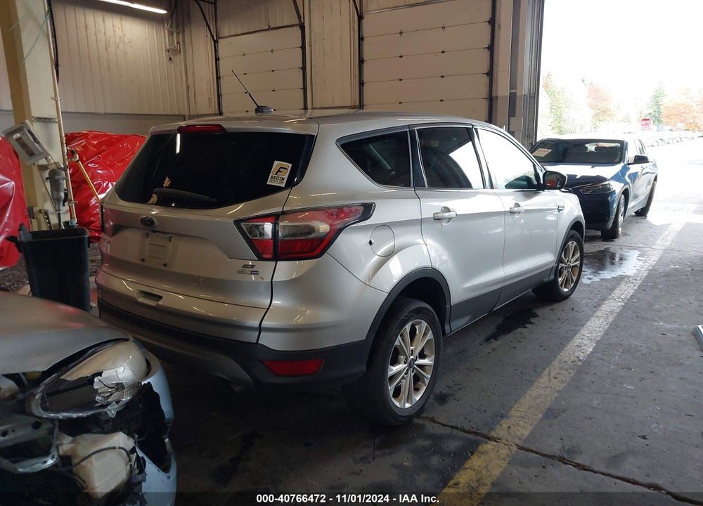 2017 FORD ESCAPE SE VIN: 1FMCU9GD4HUA92695