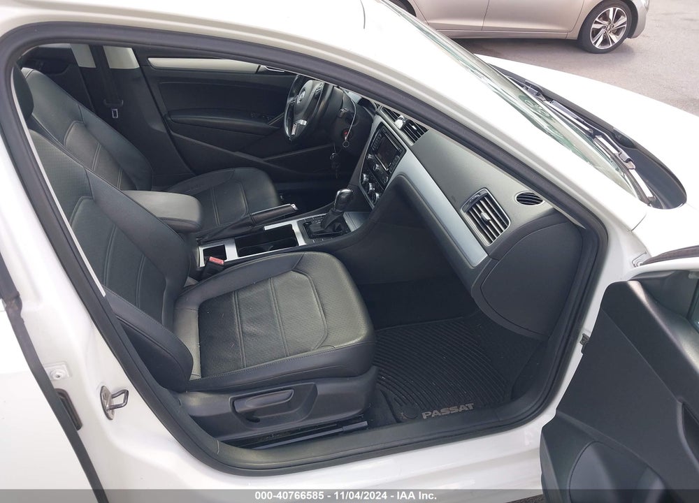 2012 VOLKSWAGEN PASSAT 2.0L TDI SE VIN: 1VWBN7A35CC105855