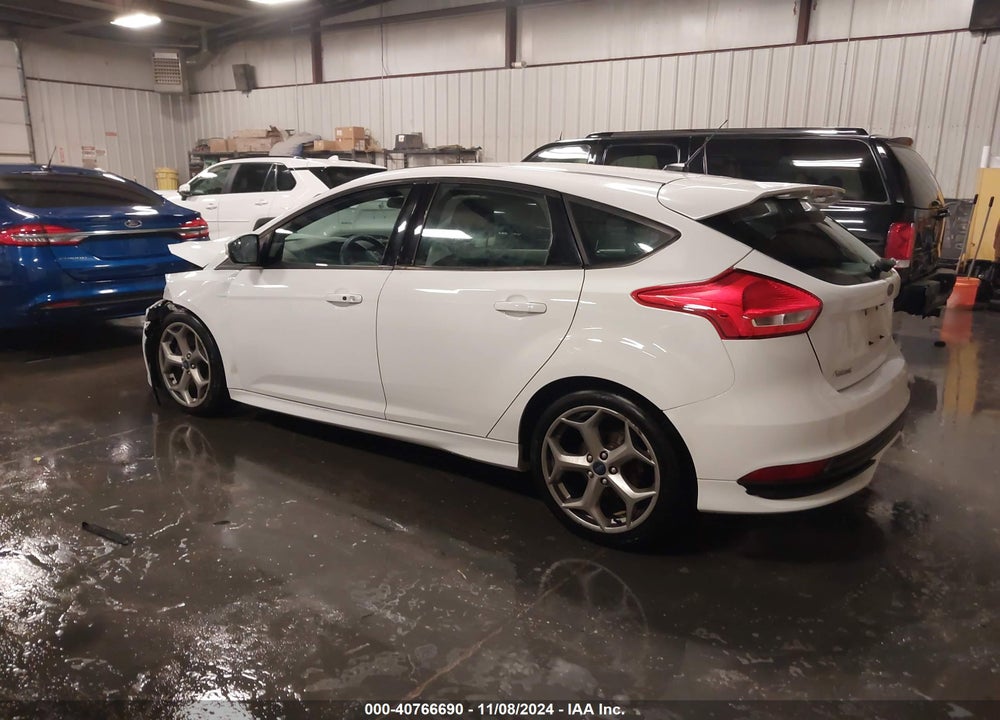 2016 FORD FOCUS ST VIN: 1FADP3L93GL226122