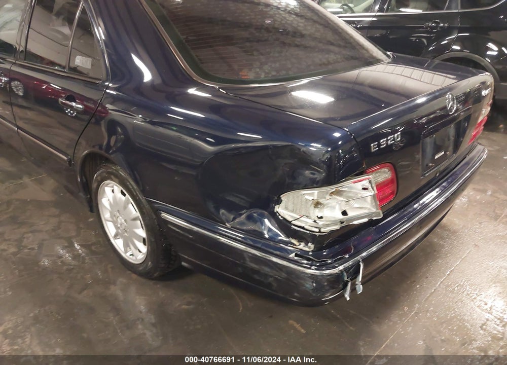 2002 MERCEDES-BENZ E 320 4M/4M SPECIAL EDITION VIN: WDBJF82J82X067879
