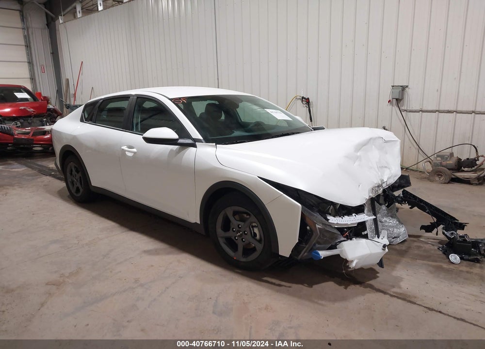 2025 KIA K4 LXS VIN: 3KPFT4DE4SE008384