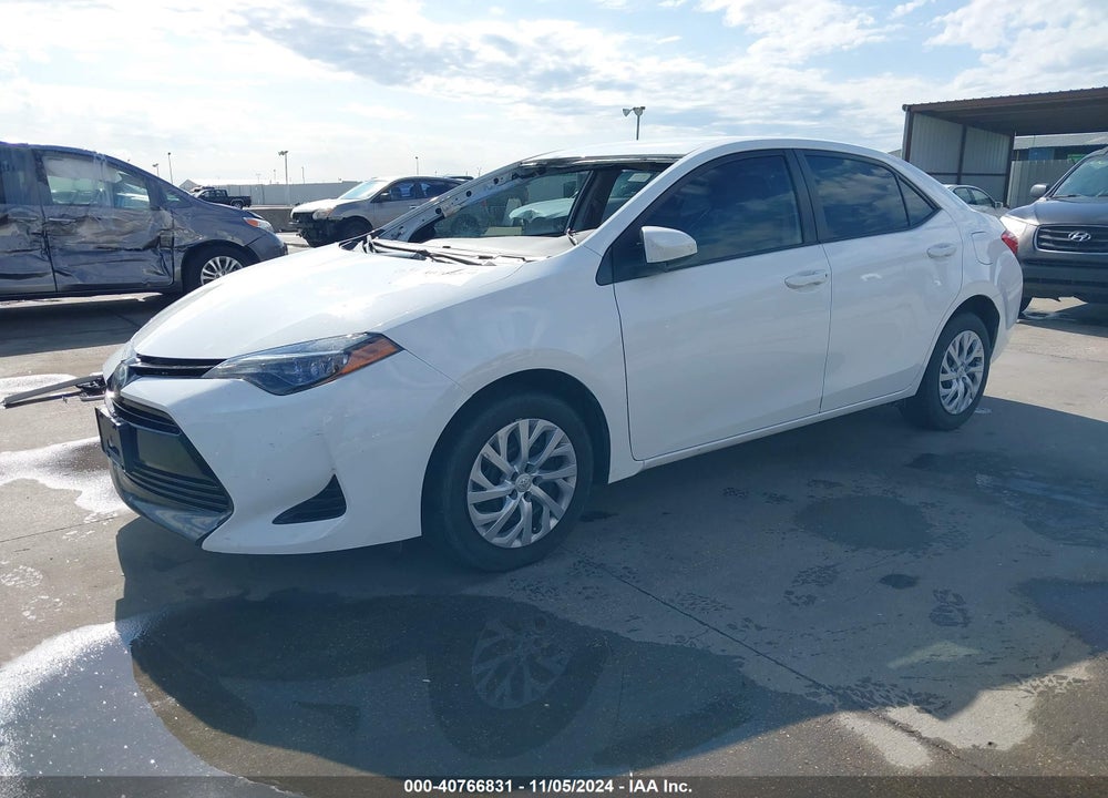 2017 TOYOTA COROLLA LE VIN: 5YFBURHE3HP731945