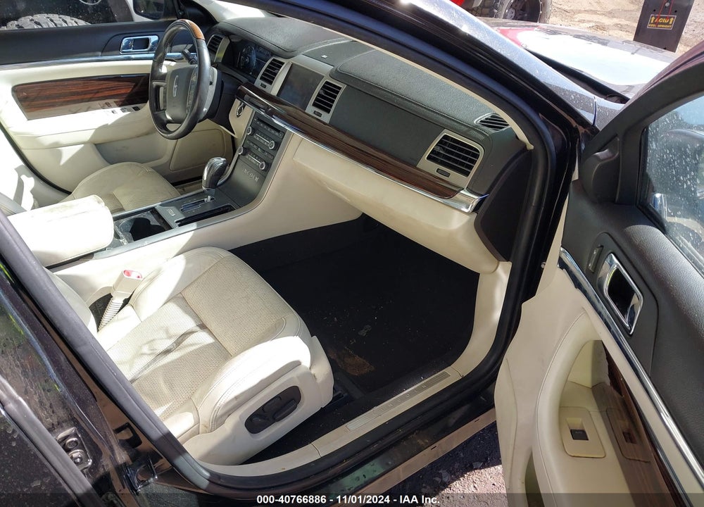 2009 LINCOLN MKS VIN: 1LNHM94R69G635390