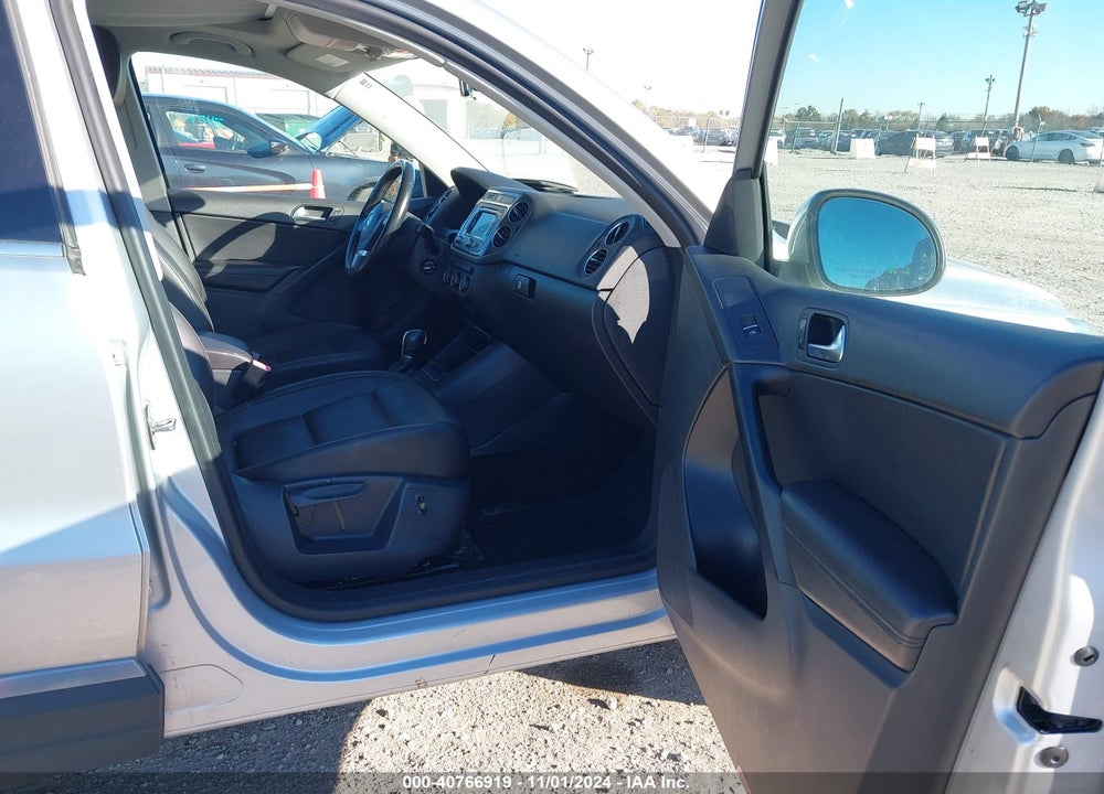 2013 VOLKSWAGEN TIGUAN SE VIN: WVGBV3AX7DW599906