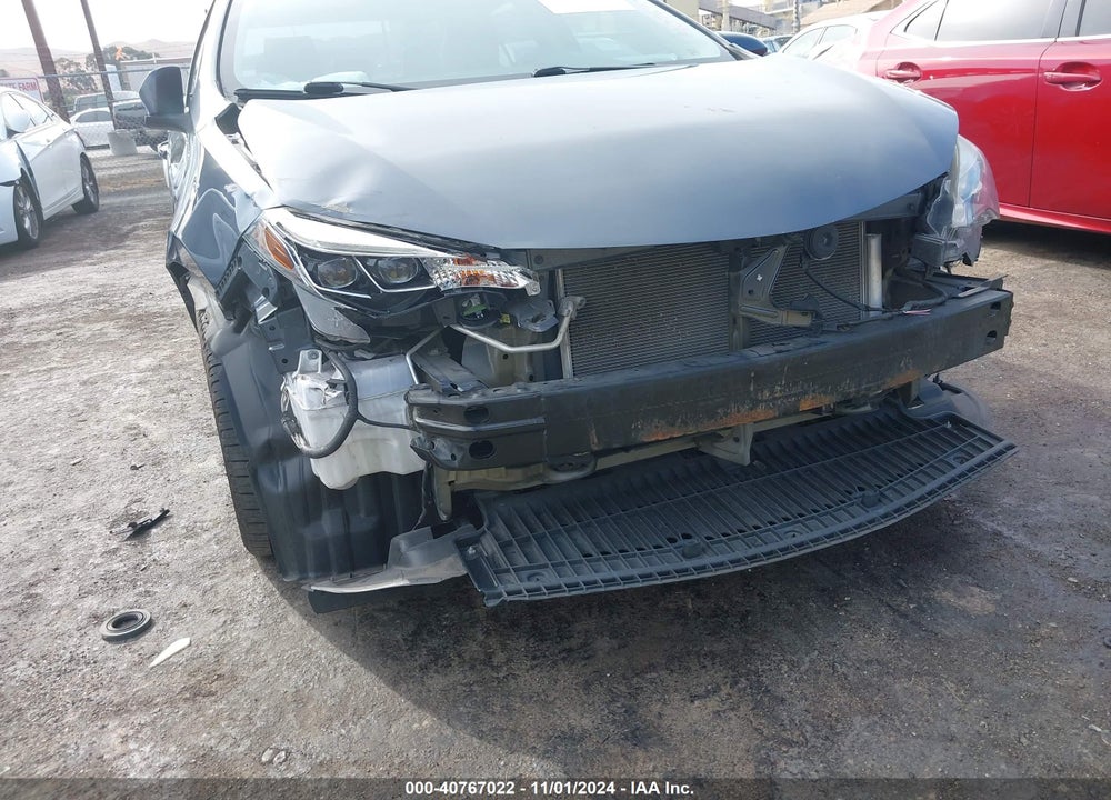 2017 TOYOTA COROLLA SE VIN: 5YFBURHE3HP682889