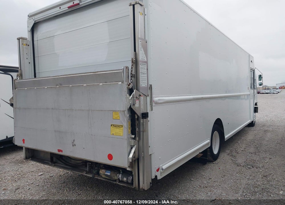 2013 FREIGHTLINER CHASSIS M LINE WALK-IN VAN VIN: 4UZAC3DV1DCFF6917