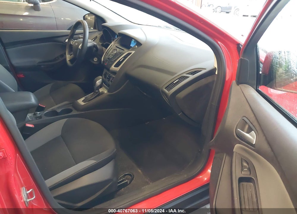 2014 FORD FOCUS SE VIN: 1FADP3K27EL443755