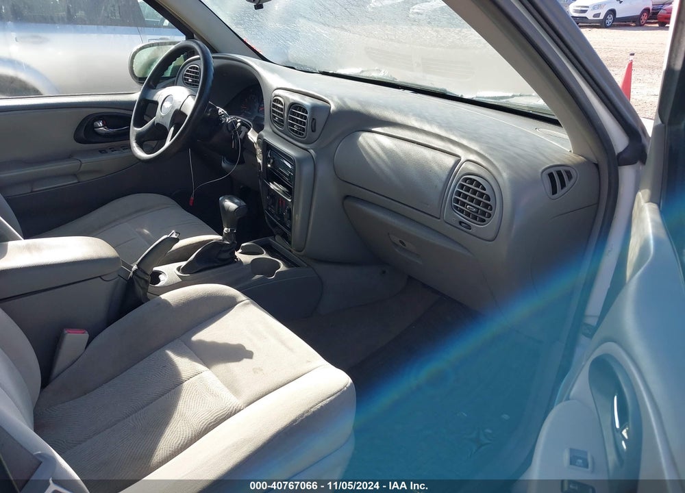 2006 CHEVROLET TRAILBLAZER LS VIN: 1GNDS13S662267579