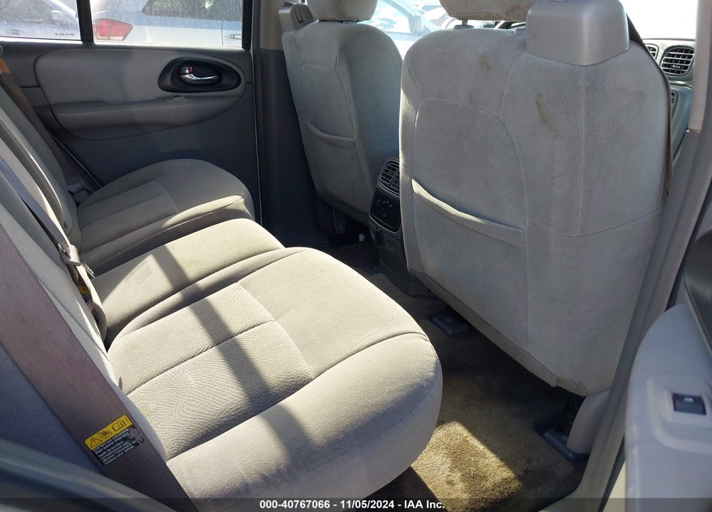 2006 CHEVROLET TRAILBLAZER LS VIN: 1GNDS13S662267579