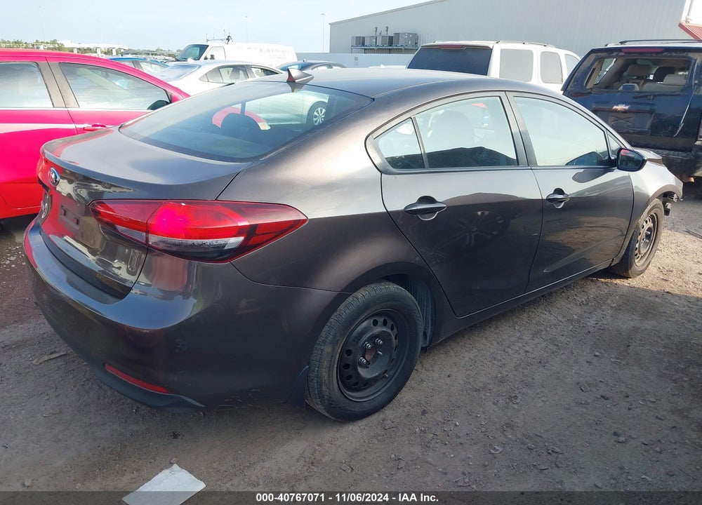 2017 KIA FORTE VIN: 3KPFK4A70HE117197