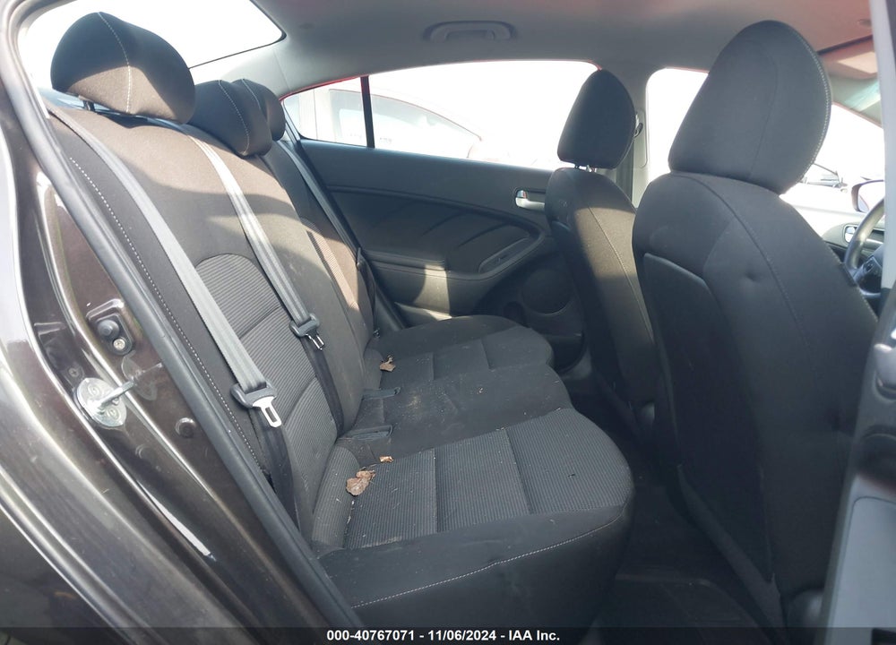 2017 KIA FORTE VIN: 3KPFK4A70HE117197
