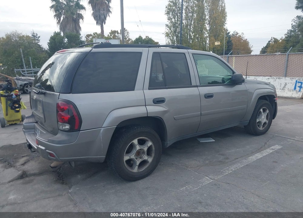 2006 CHEVROLET TRAILBLAZER LS VIN: 1GNDT13S062327370