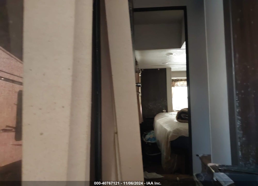 2018 KEYS RESIDENCE VIN: 4YDT40L20JW160292