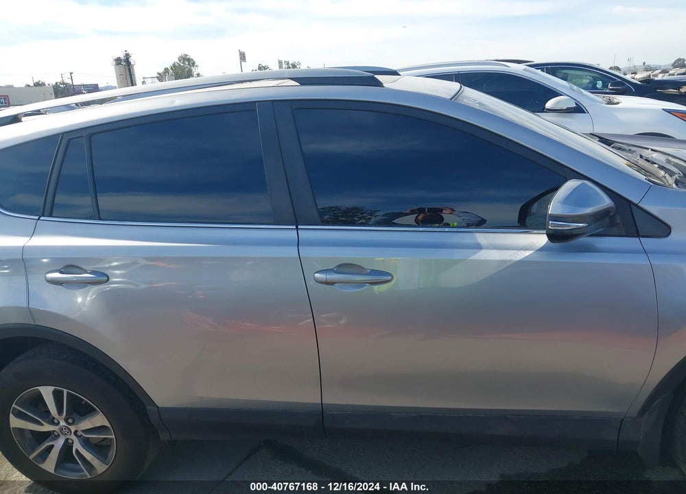 2017 TOYOTA RAV4 XLE VIN: 2T3WFREV6HW335448