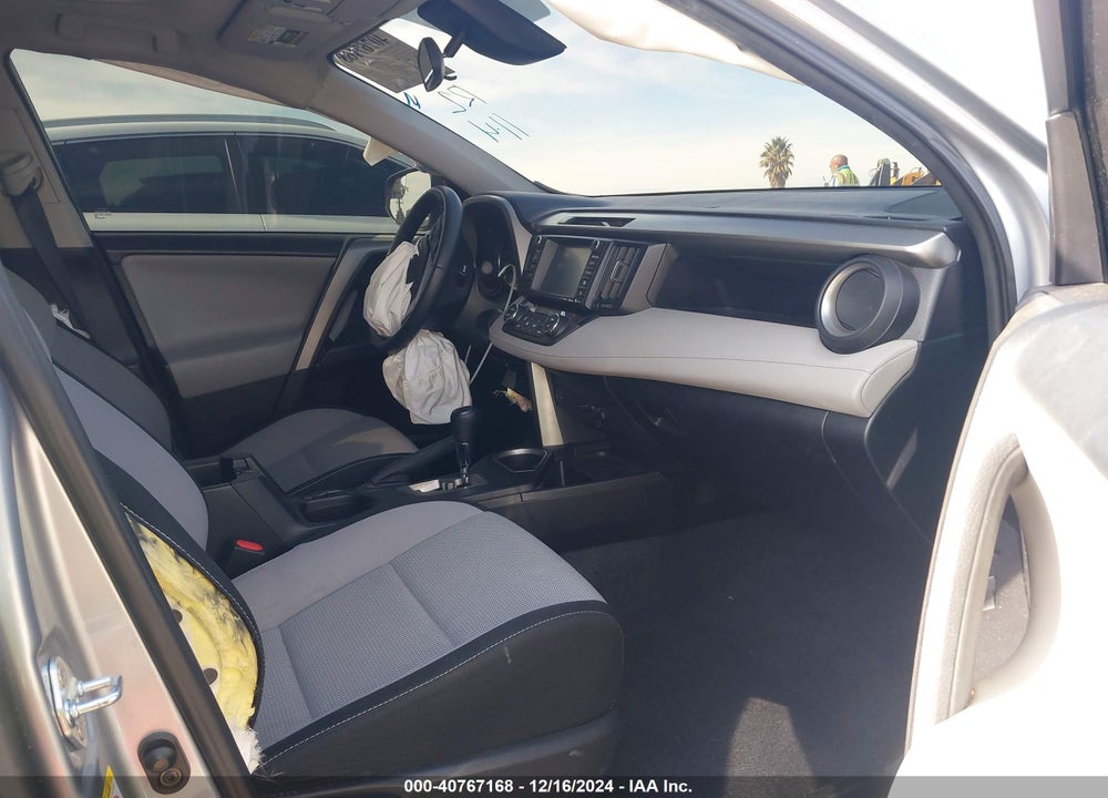 2017 TOYOTA RAV4 XLE VIN: 2T3WFREV6HW335448