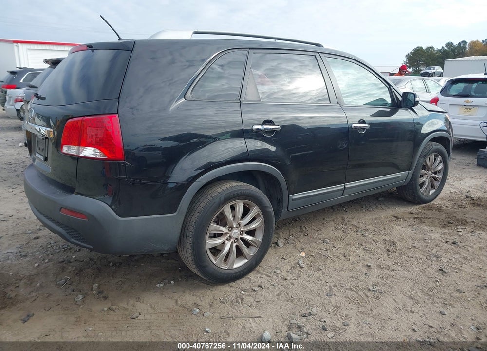 2011 KIA SORENTO LX V6 VIN: 5XYKT4A29BG115779