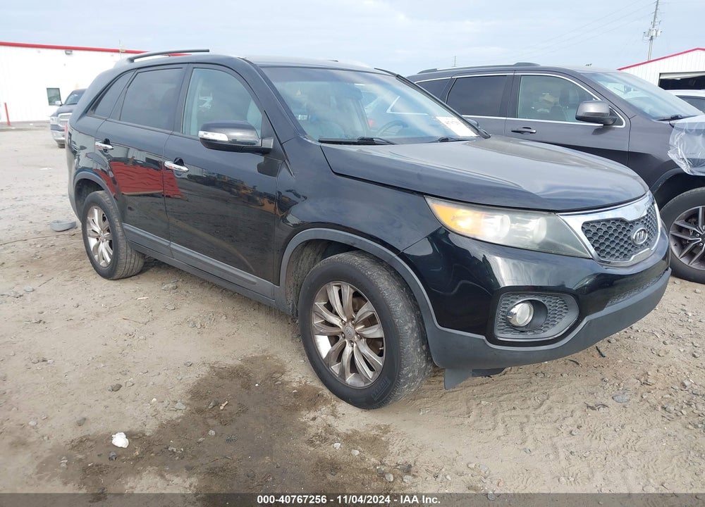2011 KIA SORENTO LX V6 VIN: 5XYKT4A29BG115779