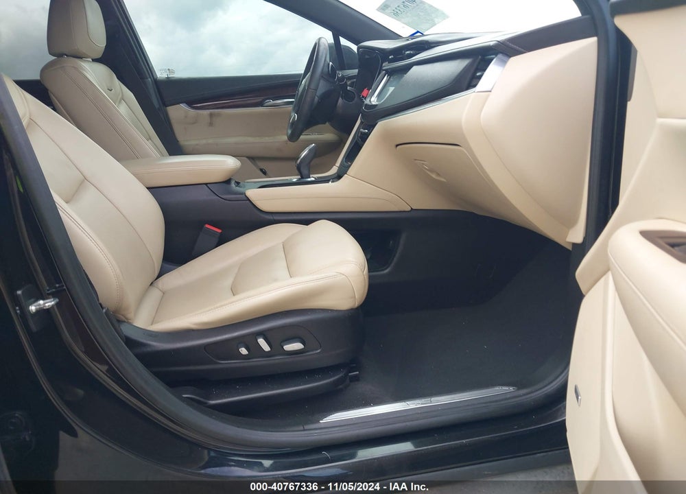 2017 CADILLAC XT5 LUXURY VIN: 1GYKNBRS0HZ320592