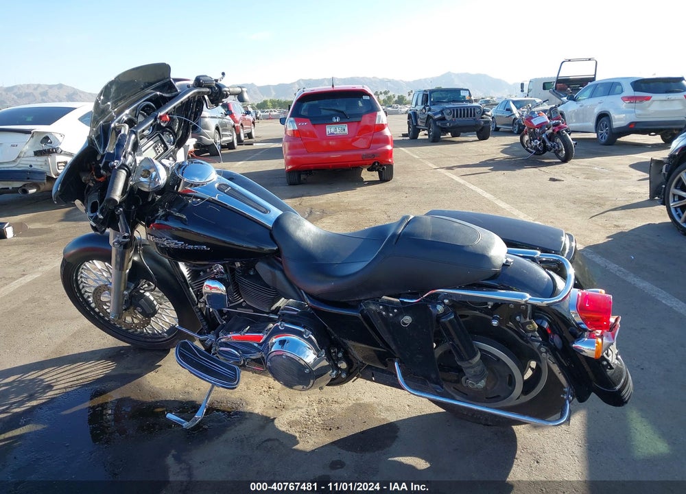 2008 HARLEY-DAVIDSON FLHX VIN: 1HD1KB41X8Y675699