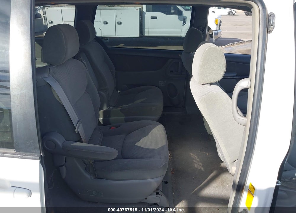 2004 TOYOTA SIENNA LE VIN: 5TDZA23C14S116199