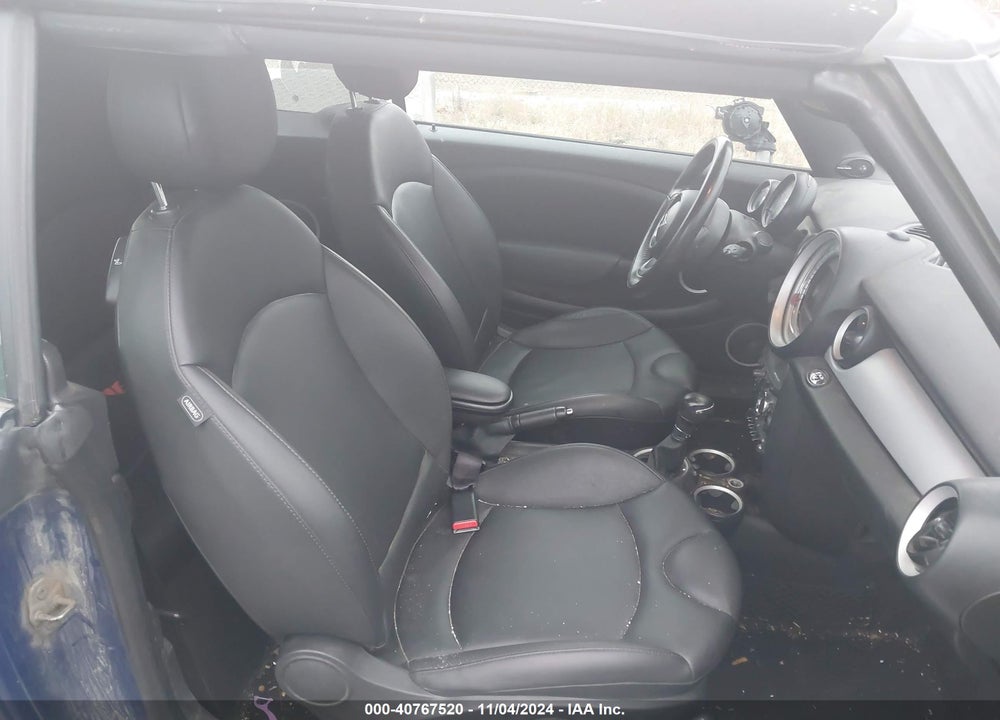 2013 MINI CONVERTIBLE COOPER VIN: WMWZN3C53DT135556