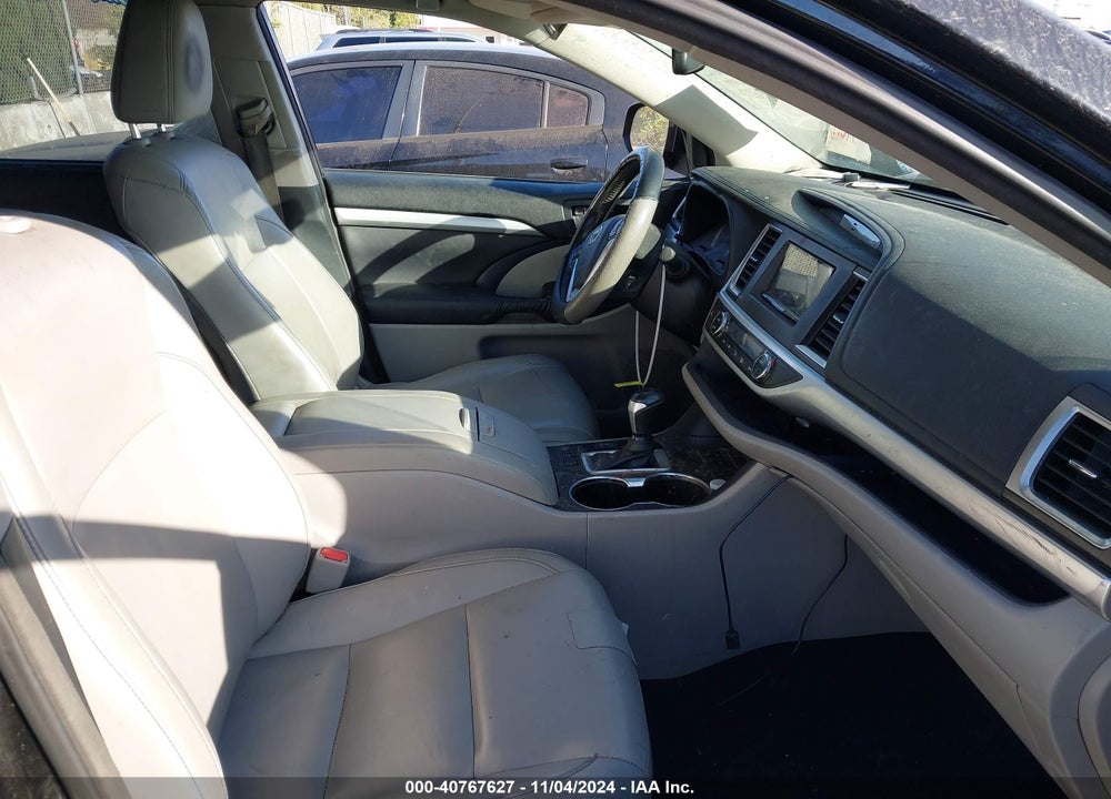2015 TOYOTA HIGHLANDER XLE V6 VIN: 5TDKKRFH3FS112768