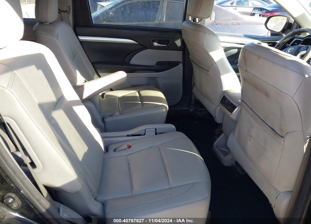 2015 TOYOTA HIGHLANDER XLE V6 VIN: 5TDKKRFH3FS112768