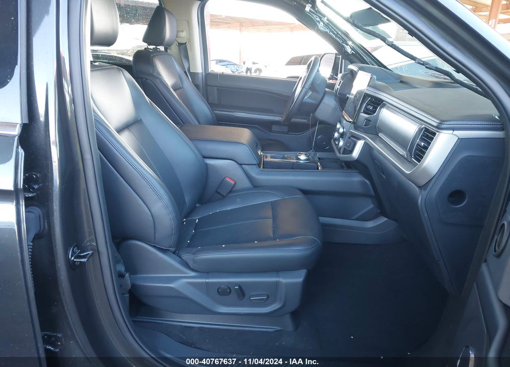 2024 FORD EXPEDITION XLT VIN: 1FMJU1H83REA00773