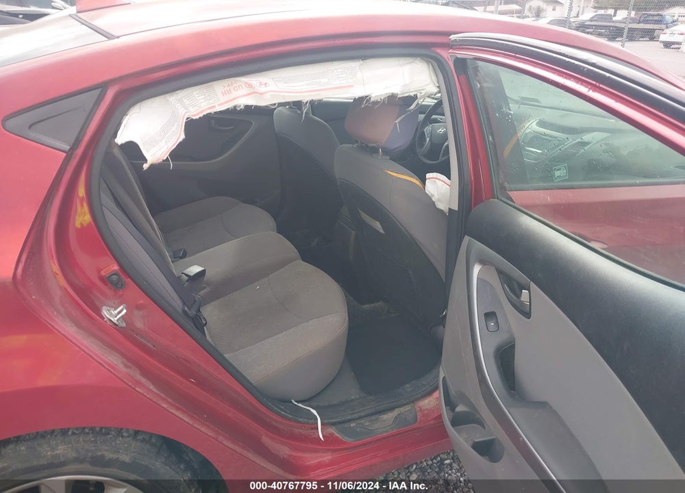 2015 HYUNDAI ELANTRA SE VIN: 5NPDH4AE9FH585040