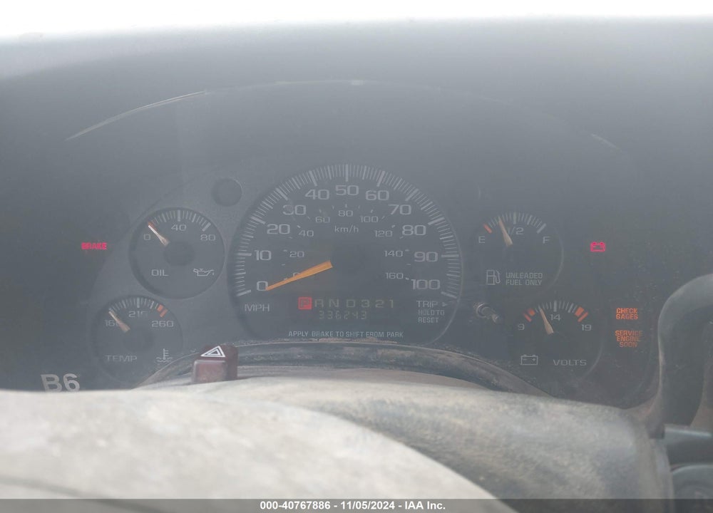 2001 CHEVROLET EXPRESS VIN: 1GNFG15R211101935