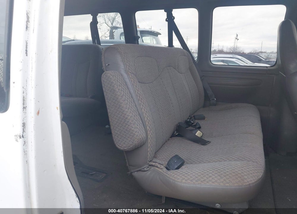 2001 CHEVROLET EXPRESS VIN: 1GNFG15R211101935